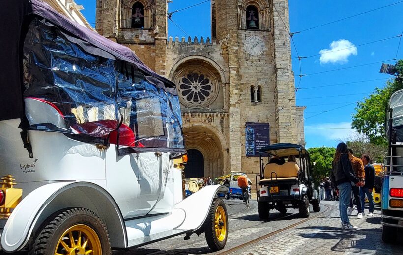 10 - 3 Day Tour Lisbon, Sintra, Nazaré & Óbidos