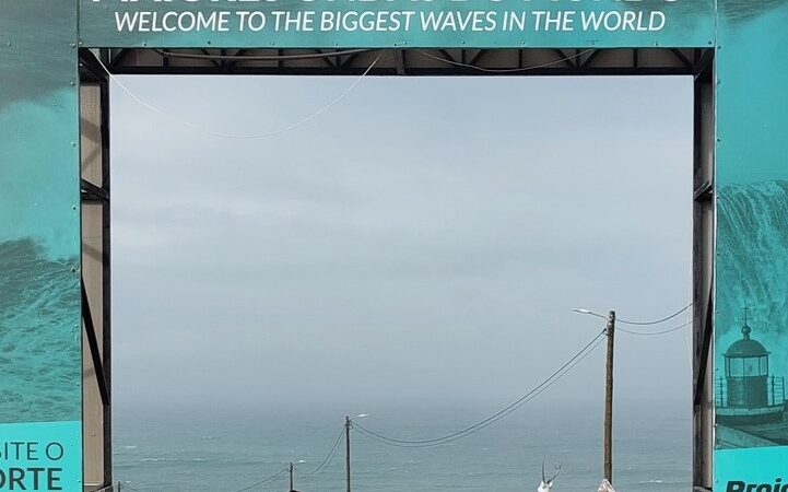 Nazaré Big Waves